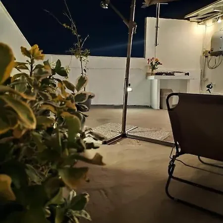 Cheerful 3 Bedroom Town House With Garage Free Parking Inside Or Outside With Back Yard And Roof Semesterbostad Sliema