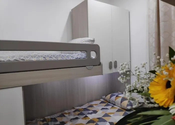 Cheerful 3 Bedroom Town House With Garage Free Parking Inside Or Outside With Back Yard And Roof