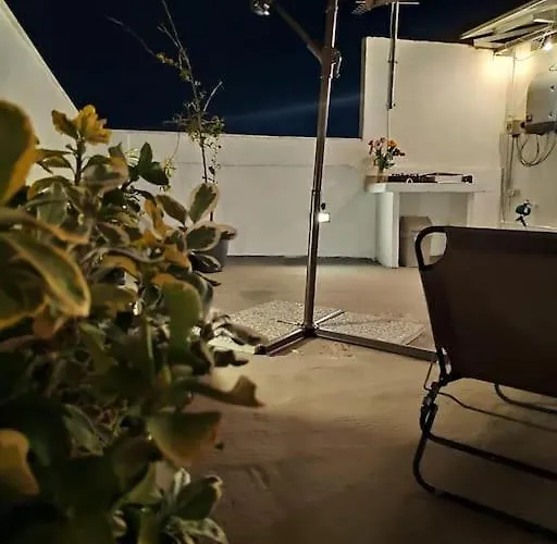 Cheerful 3 Bedroom Town House With Garage Free Parking Inside Or Outside With Back Yard And Roof Сasa de vacaciones Sliema